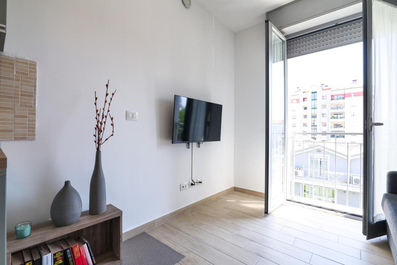 Primopiano - Bonomi Apartment มิลาน ภายนอก รูปภาพ